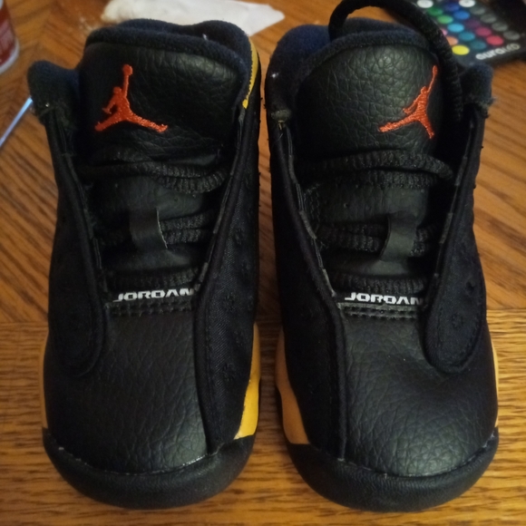 Jordan 13 retro class of 2002 shoes Size: 5C - Picture 2 of 2